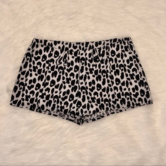 2B Bebe Pants - 2B BEBE Print Shorts